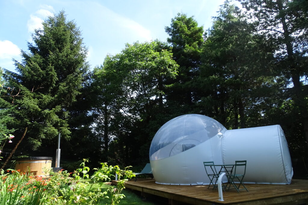 La bulle et son bain nordique, au coeur de la nature